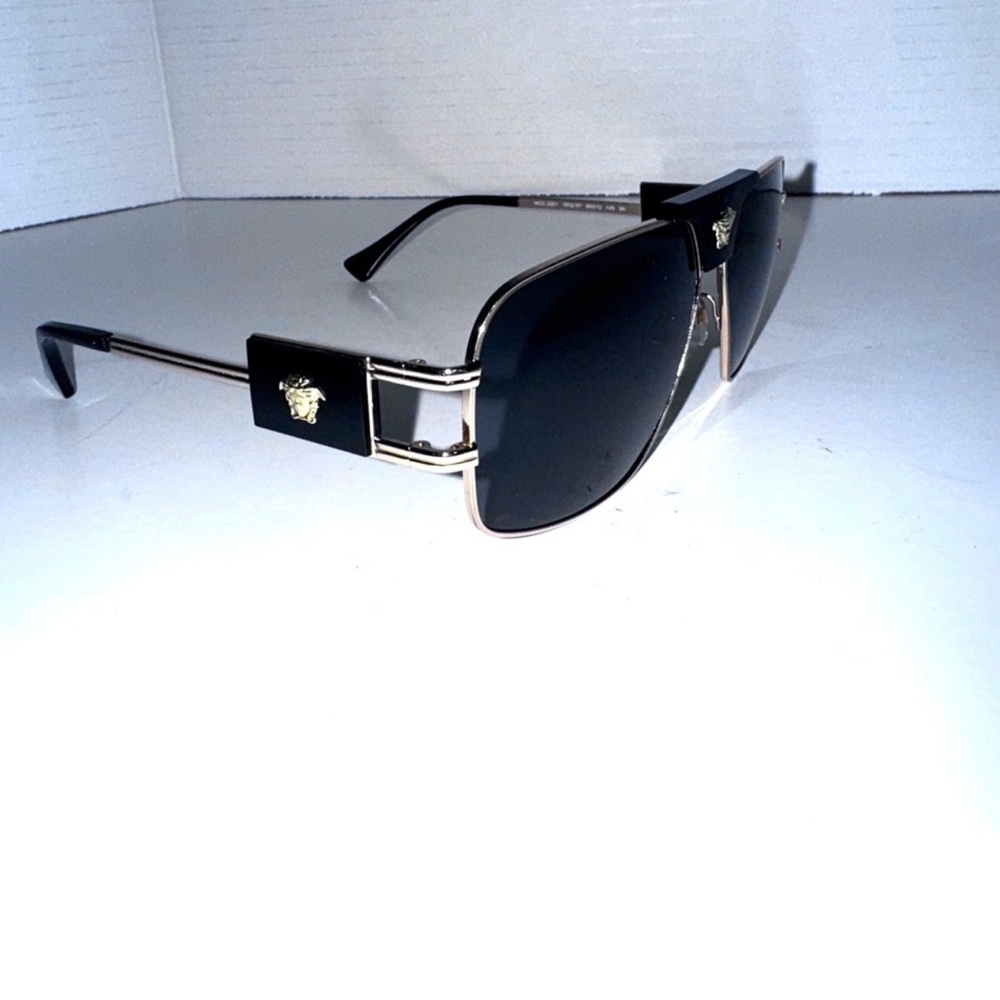 Versace VE2251 Navigator Black/Gold Men’s sunglasses